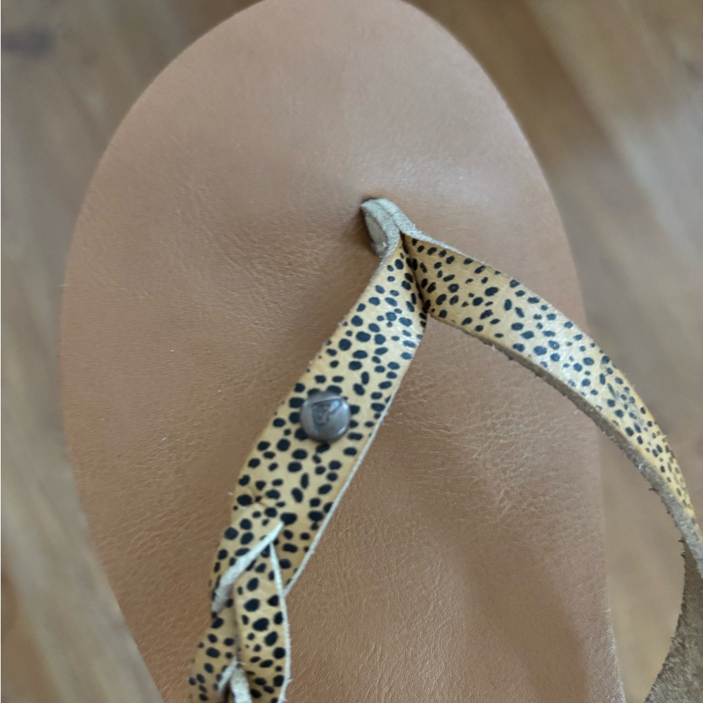 Roxy Leopard Print Tan Sandals
